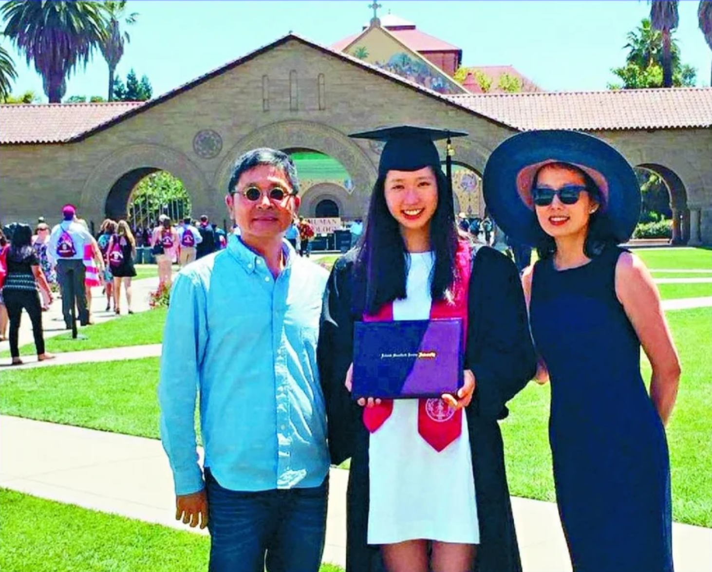 Vivian Kong tốt nghiệp trường đại học Stanford (Mỹ).