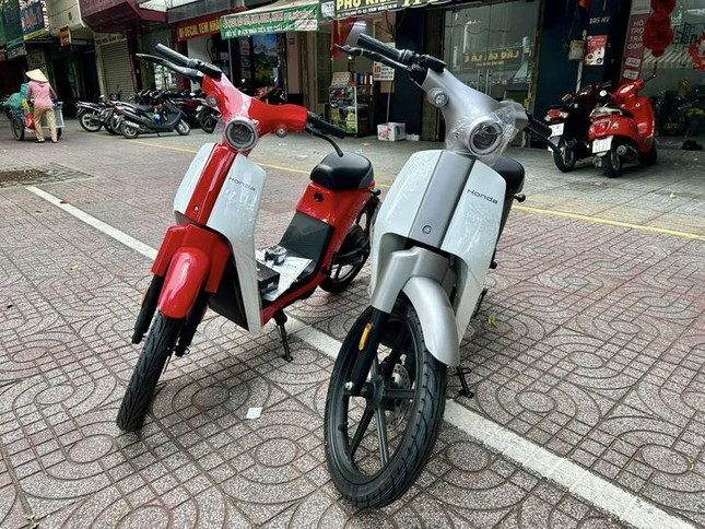 Honda Cub bản chạy điện có mặt tại thị trường Việt Nam ảnh 1