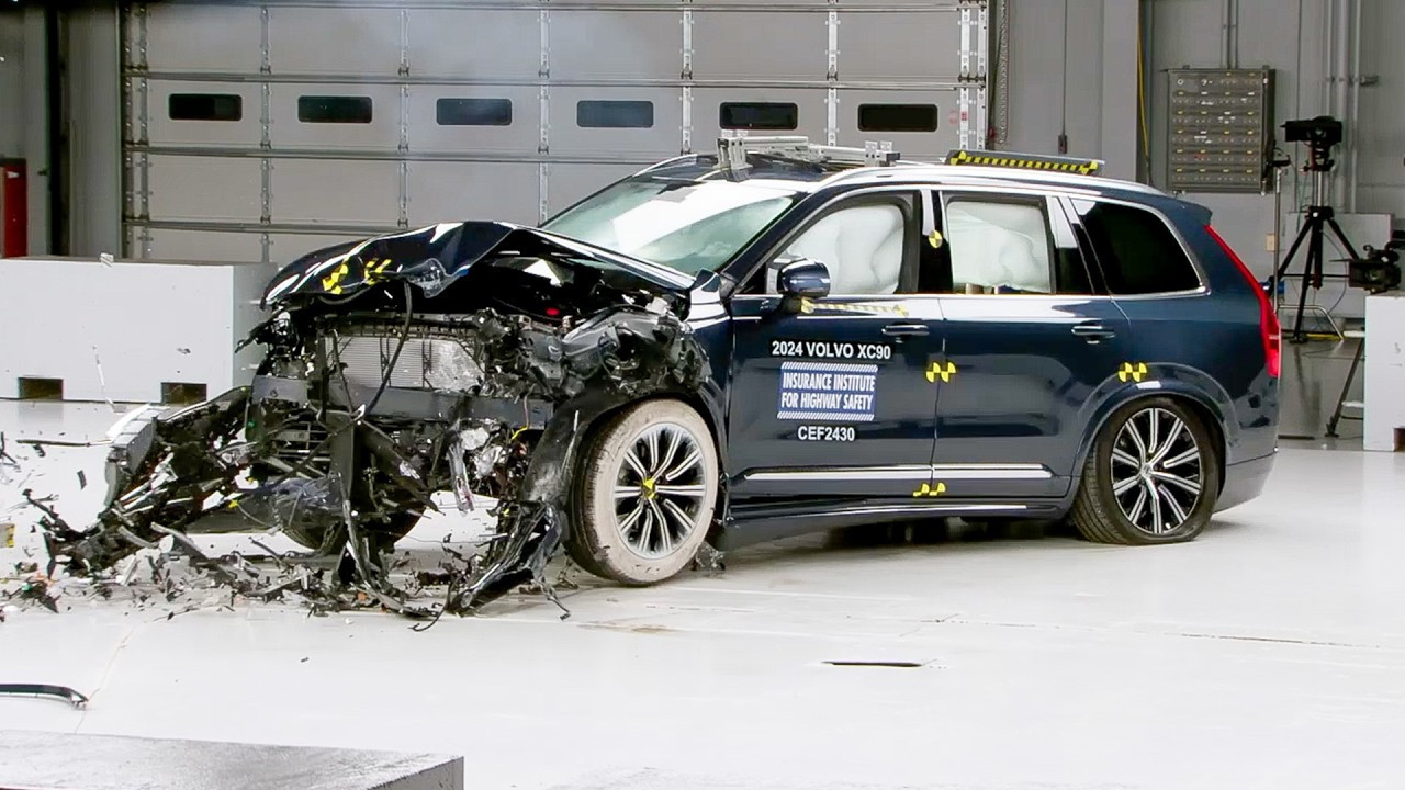 Volvo XC90 IIHS.jpg