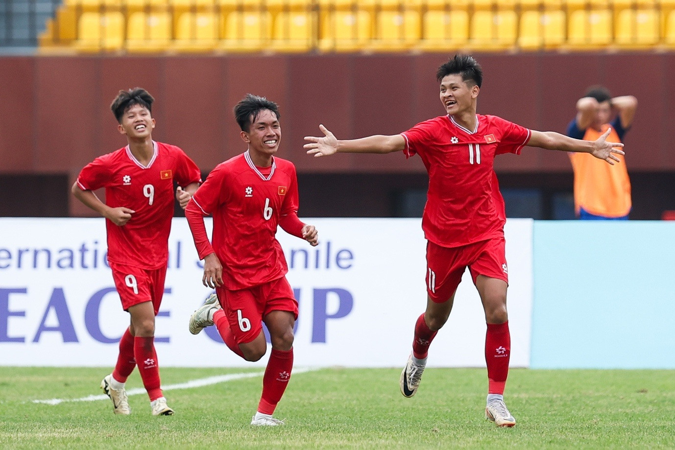 U16 Việt Nam thắng Nhật Bản, giành ngôi á quân giải đấu ở Trung Quốc - 1