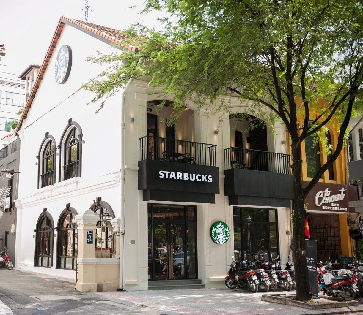 Mặt bằng 11-13 Hàn Thuyên mà Starbucks gắn bó 7 năm và buộc phải chia tay có giá bán khoảng 600 tỷ đồng, giá cho thuê vừa được điều chỉnh lên 3.000 USD/tháng. (Ảnh: TL)