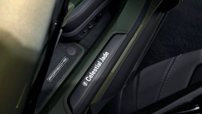 Độc bản Porsche Taycan Celestial Jade ra mắt Đông Nam Á ảnh 9