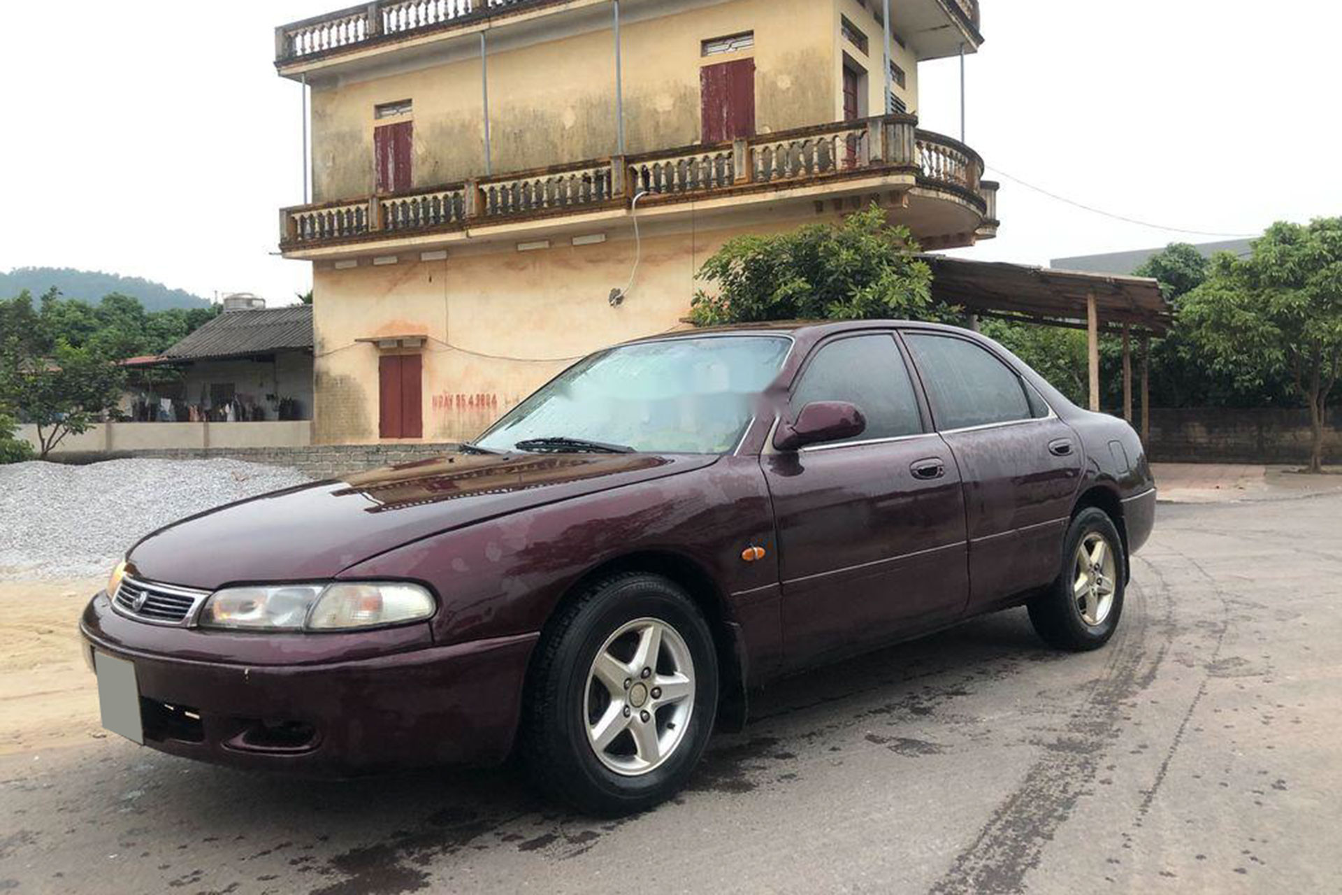 Mazda 626 1995.jpg