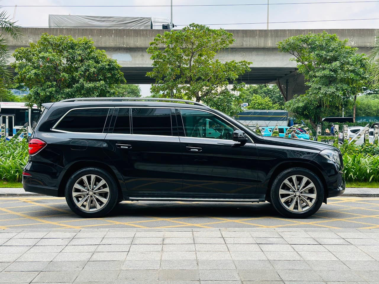 mercedes gls 400 2016 nguyen trong quan 6.jpg