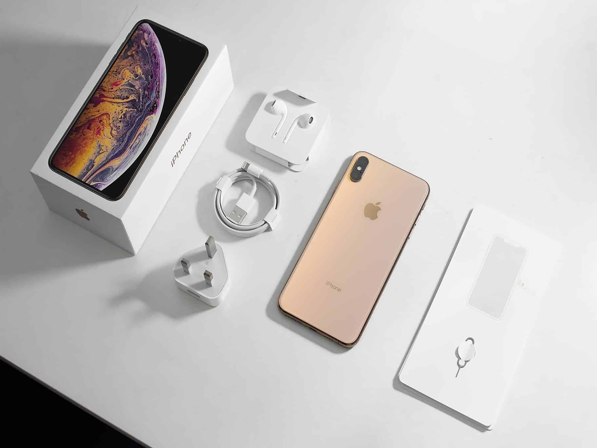 IPhone XS Max cũng là sản phẩm có phiên bản màu vàng tuyệt đẹp.