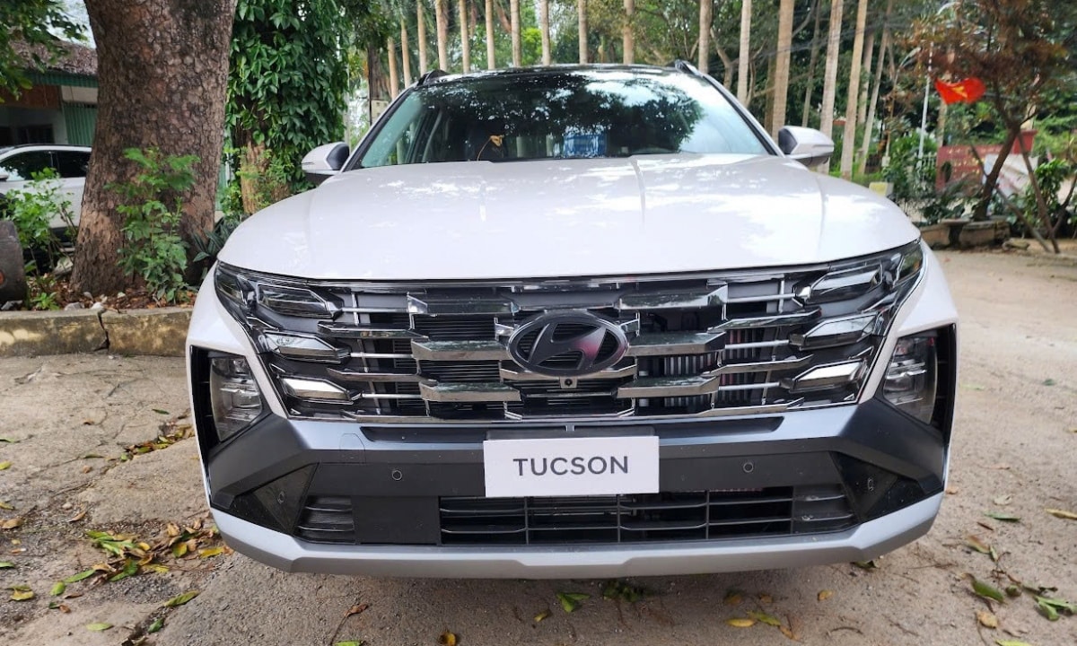 hyundai tucson ban nang cap chay thu tren duong pho viet nam hinh anh 2