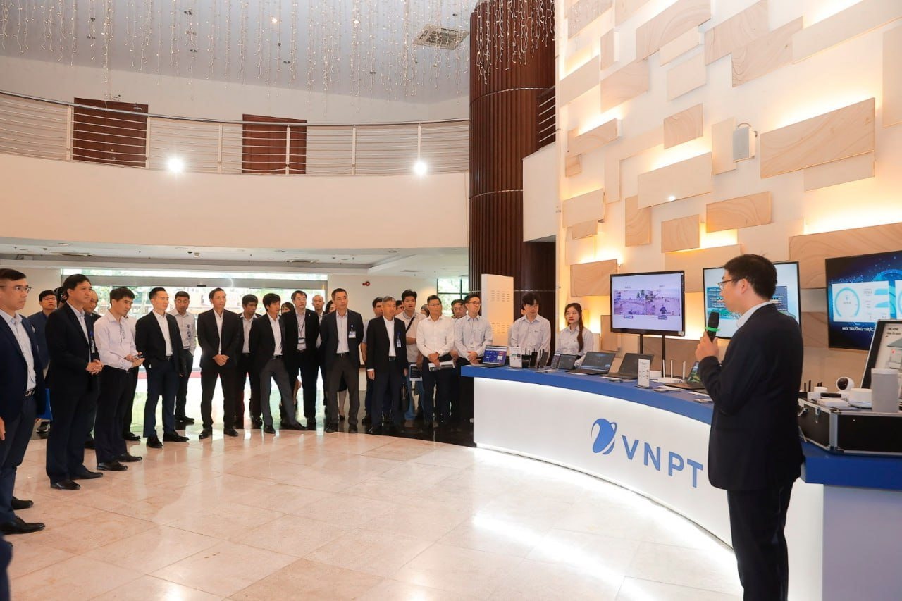 vnpt-la-nha-mang-dau-tien-phat-trien-thanh-cong-thiet-bi-internet-the-he-moi-su-dung-cong-nghe-xgs-pon-wifi-7.jpg