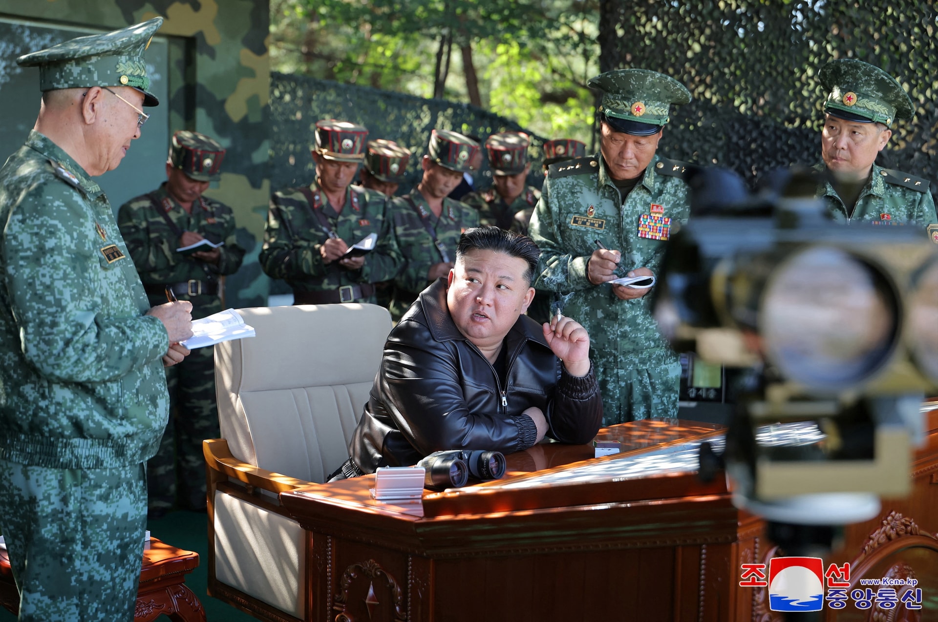 Bán đảo Triều Tiên căng như dây đàn, ông Kim Jong-un họp khẩn - 1