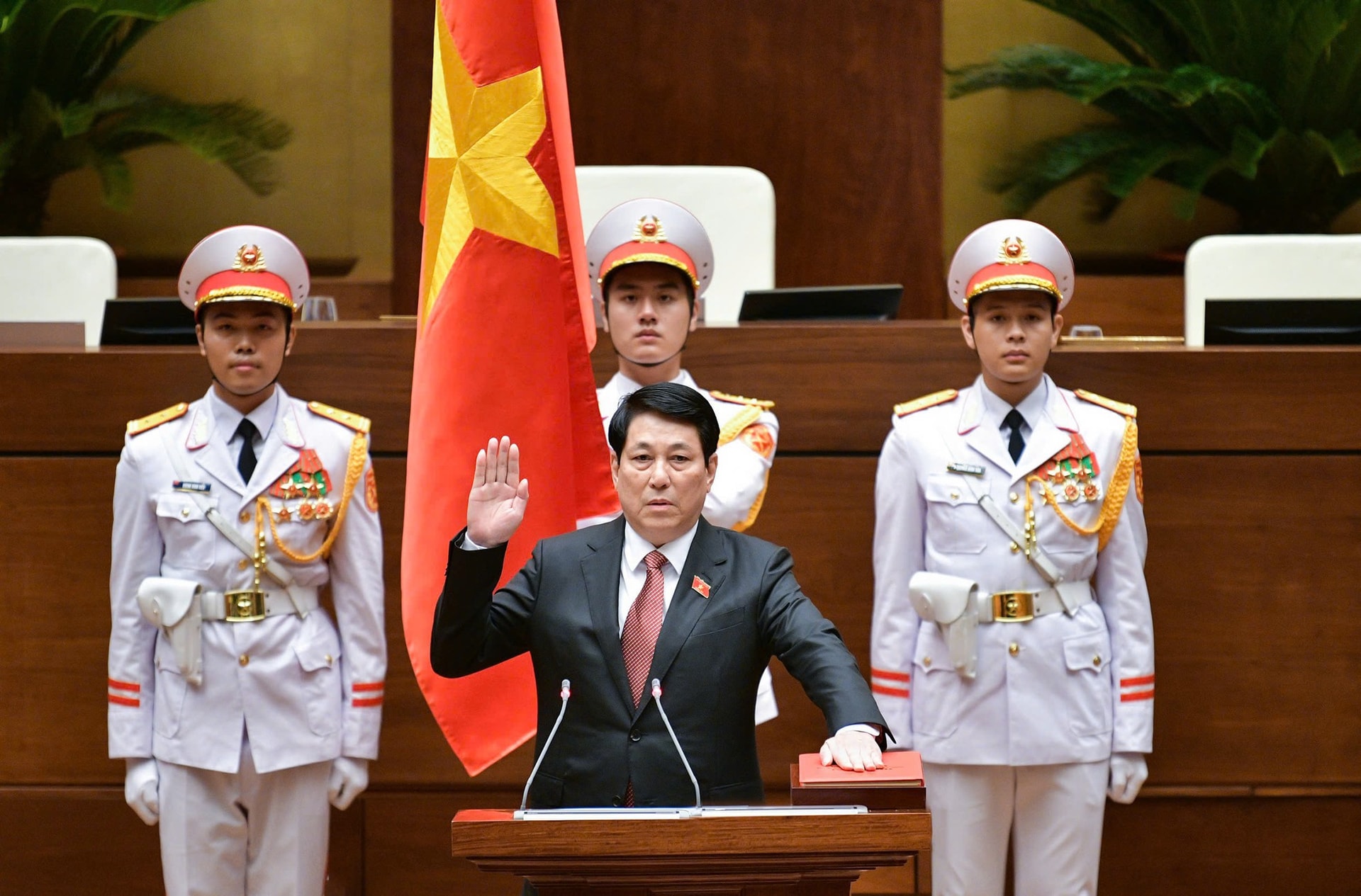 Tân Chủ tịch nước Lương Cường: Bảo đảm cao nhất lợi ích quốc gia - dân tộc ảnh 2