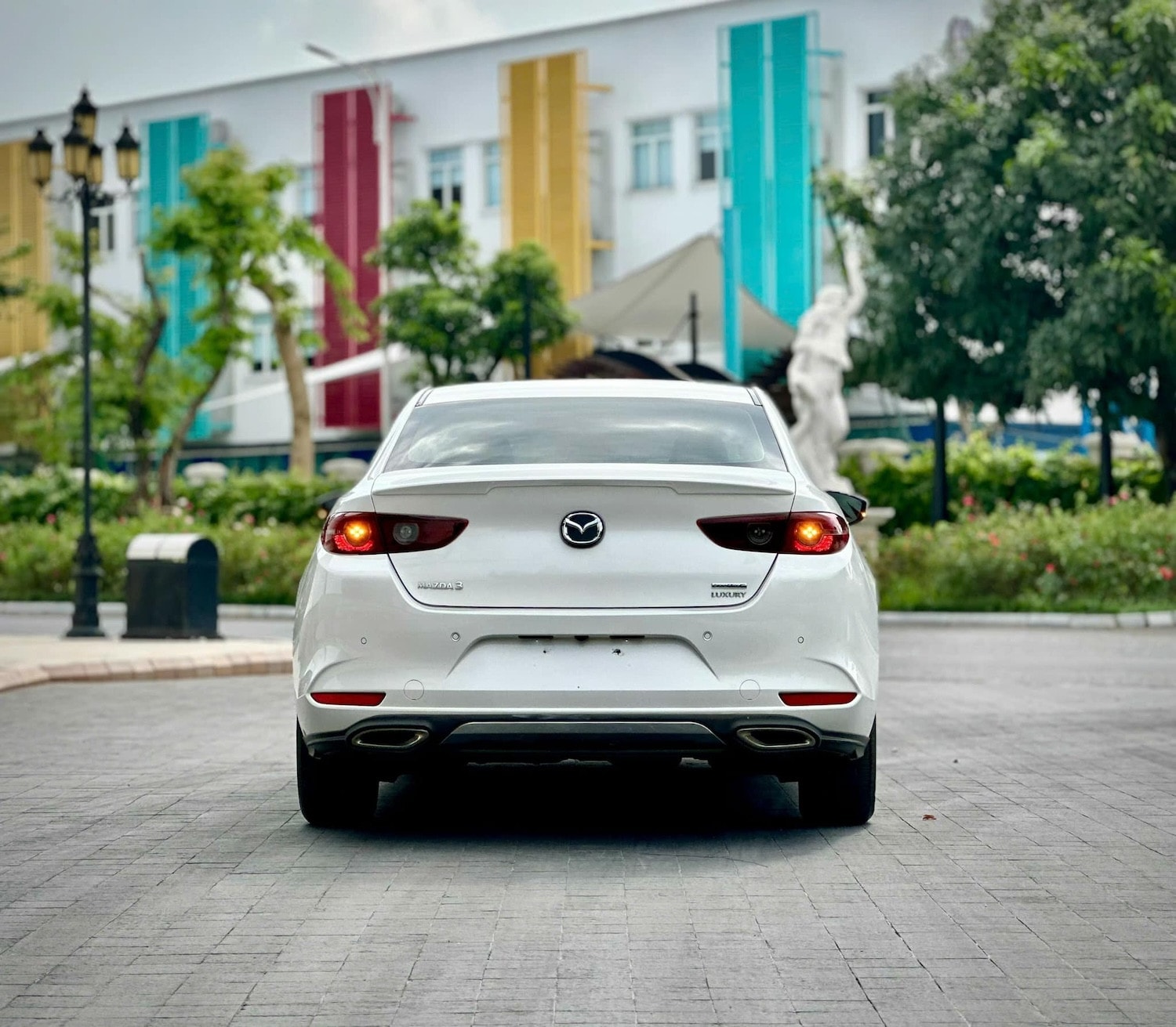 Mazda3 luxury 4.jpg