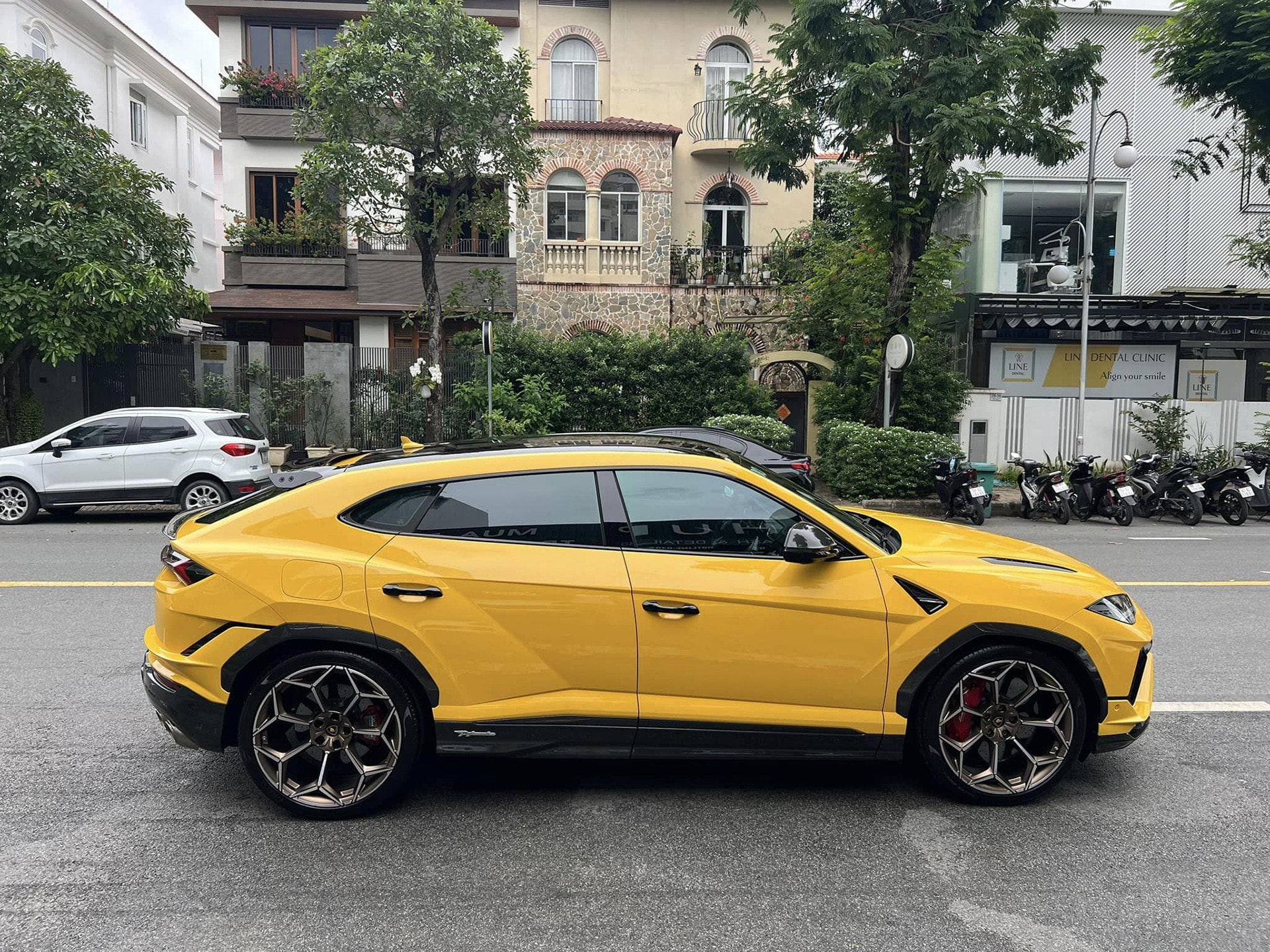 urus performante 2.jpg