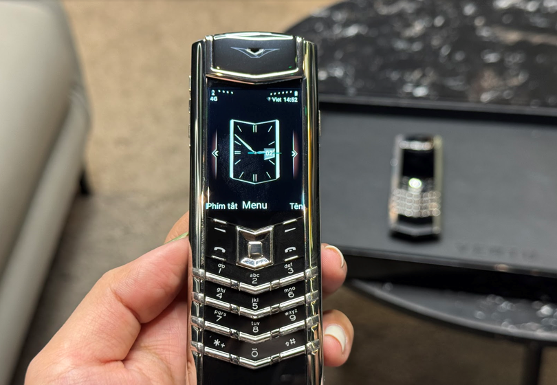 Giao diện của chiếc Vertu được rao bán dưới 5 triệu đồng.