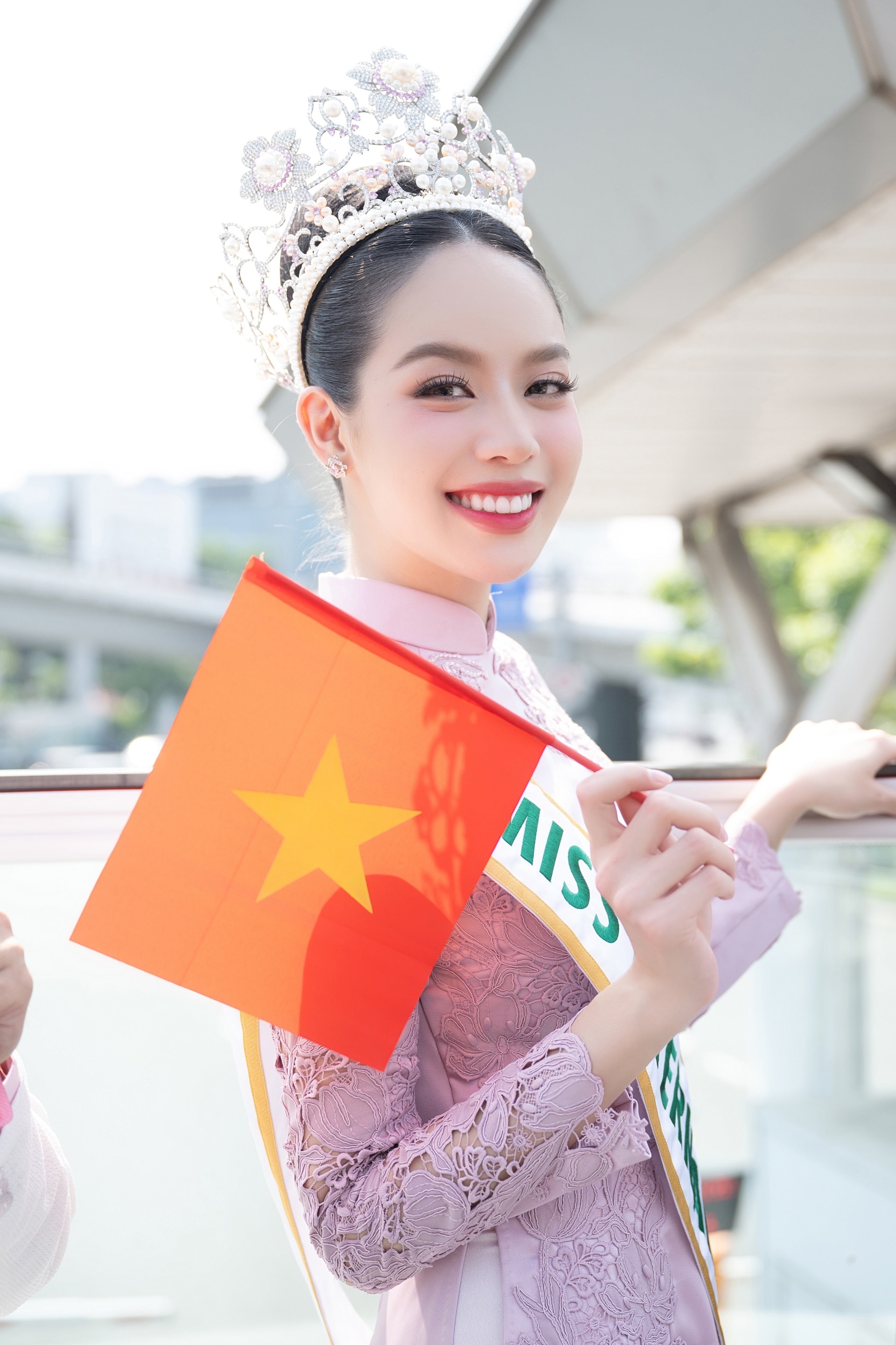 Thanh Thủy trở về Việt Nam sau đăng quang Miss International - Hoa hậu Quốc tế 2024.