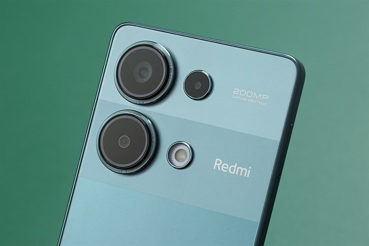 redmi-note-13-thi-truong-dien-thoai-duoi-6-trieu-dong-canh-tranh-manh-tinh-nang-chup-anh-ai-pin-ben-gaming-khang-nuoc.jpg