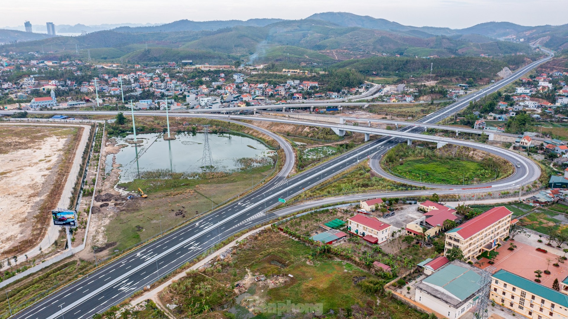 Tận thấy nhà máy sản xuất ô tô đầu tiên tại Quảng Ninh ảnh 2