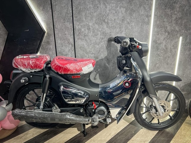 Honda Super Cub phiên bản Disney giá hơn 200 triệu đồng tại Việt Nam ảnh 1