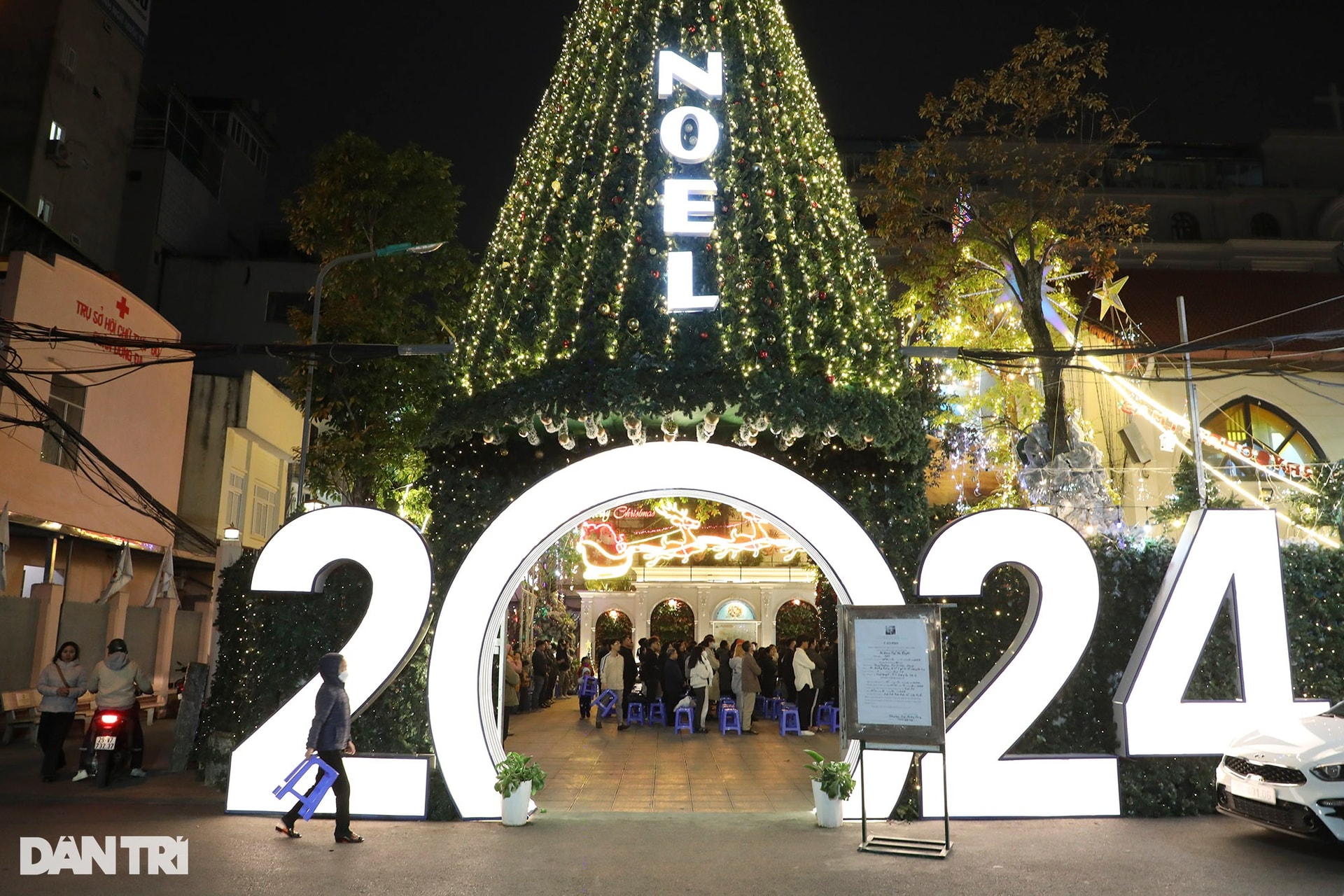 Các nhà thờ Hà Nội tỏa sáng rực rỡ đón Noel 2024 - 8