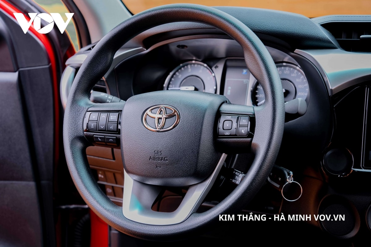 Danh gia uu diem, nhuoc diem cua toyota hilux 2024 hinh anh 15