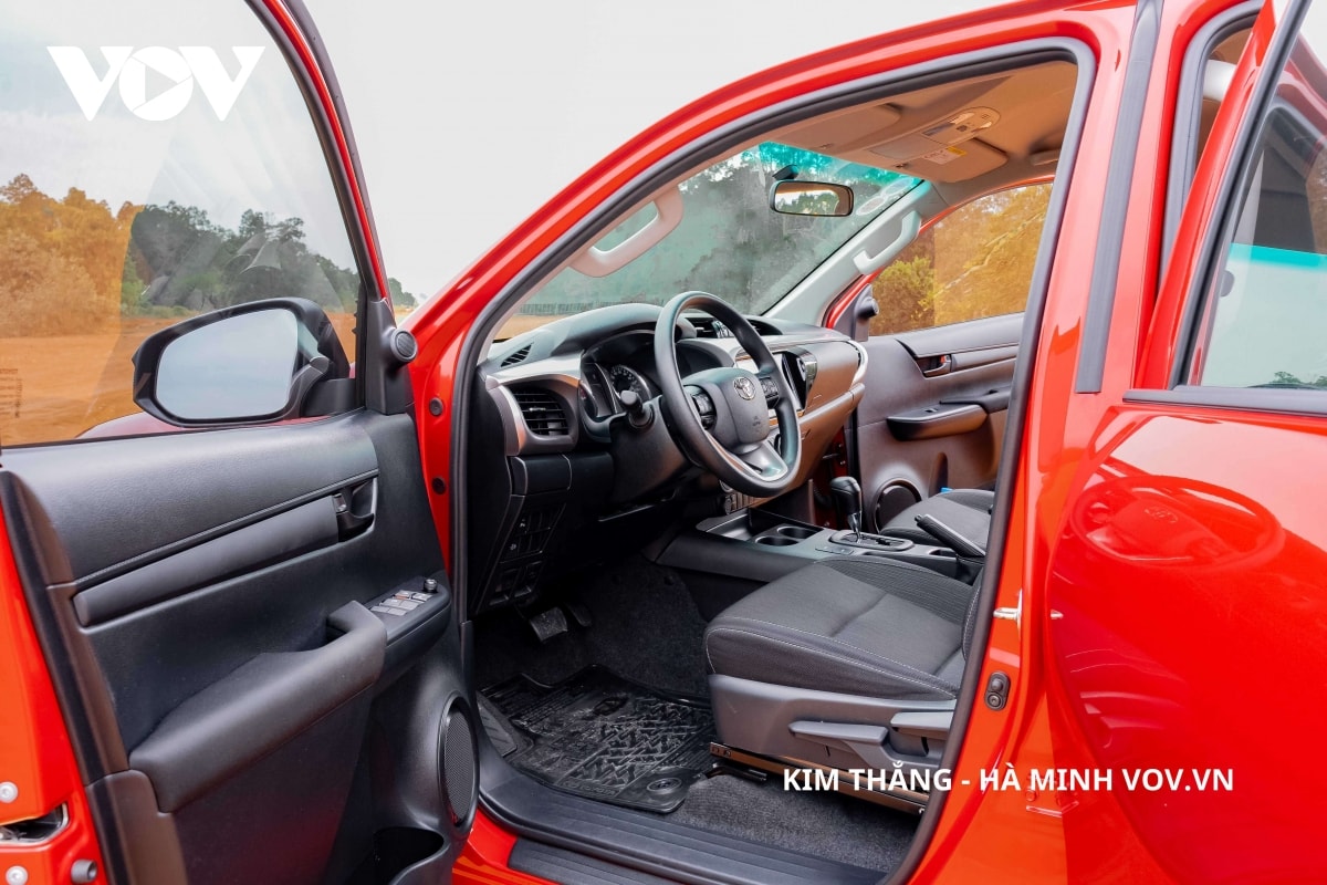 Danh gia uu diem, nhuoc diem cua toyota hilux 2024 hinh anh 18