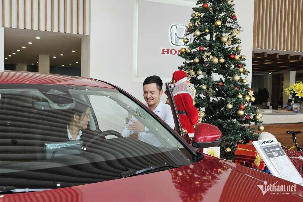 W-Showroom Honda 3.jpg