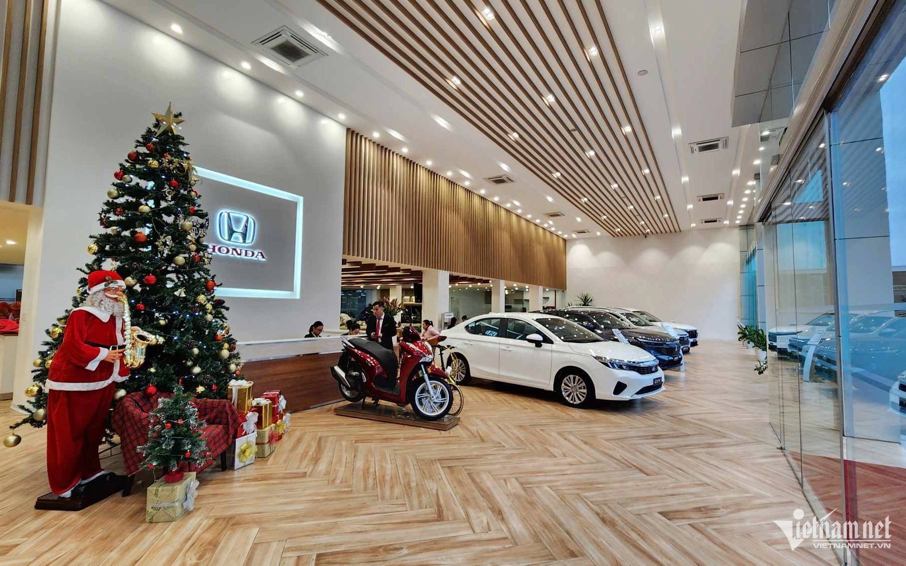 W-Showroom Honda 4.jpg