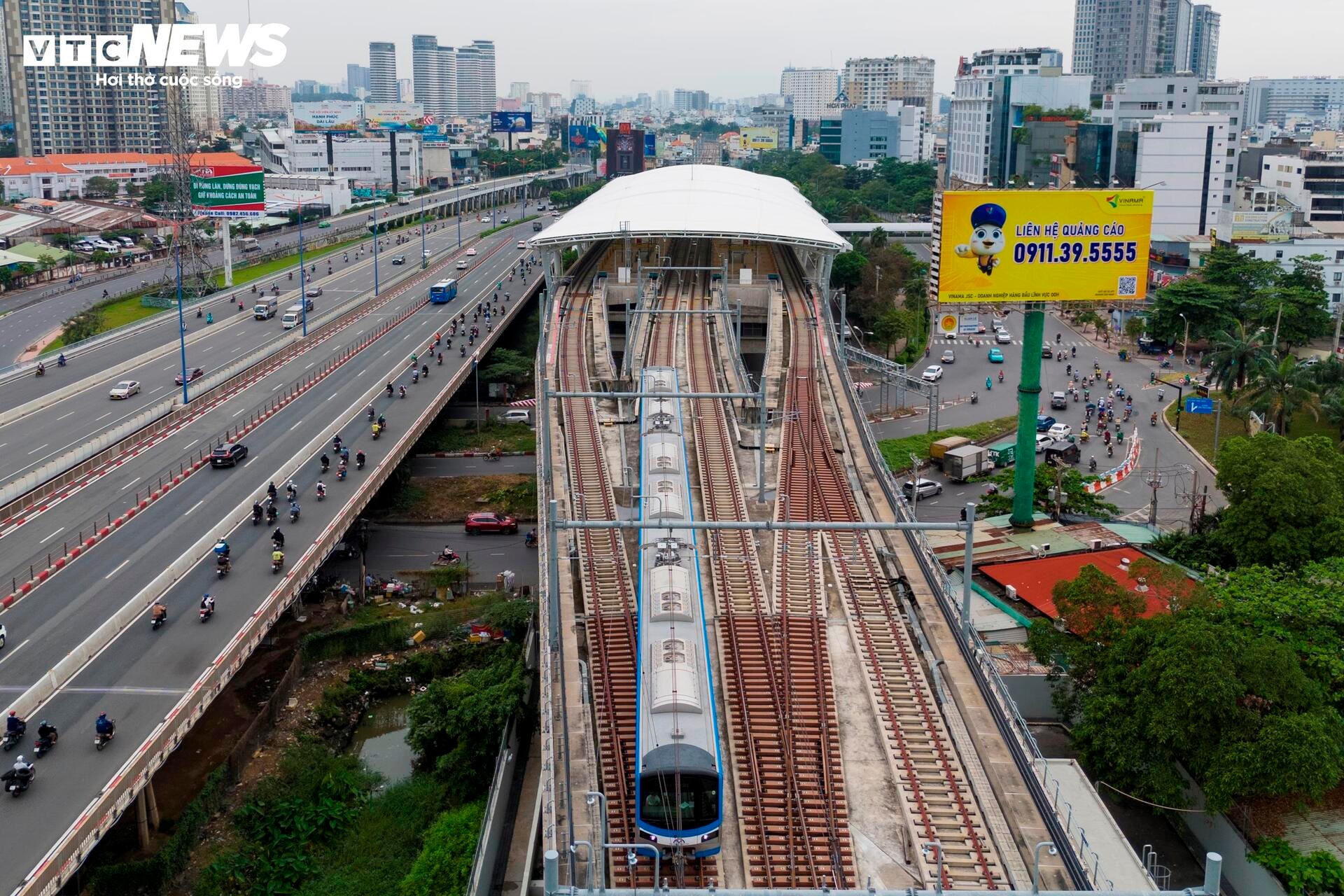 Ngày làm việc thầm lặng của người 'giữ sức khỏe' tàu metro Bến Thành - Suối Tiên - 1