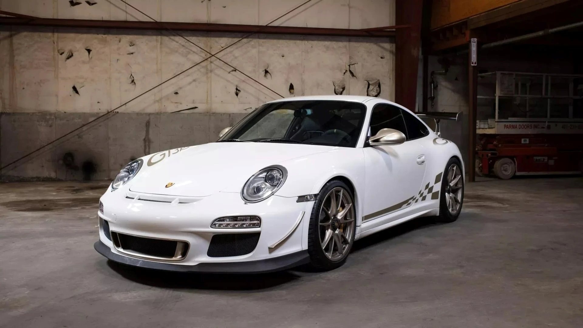 porsche_911_gt3_rs_auction_997_1.jpg