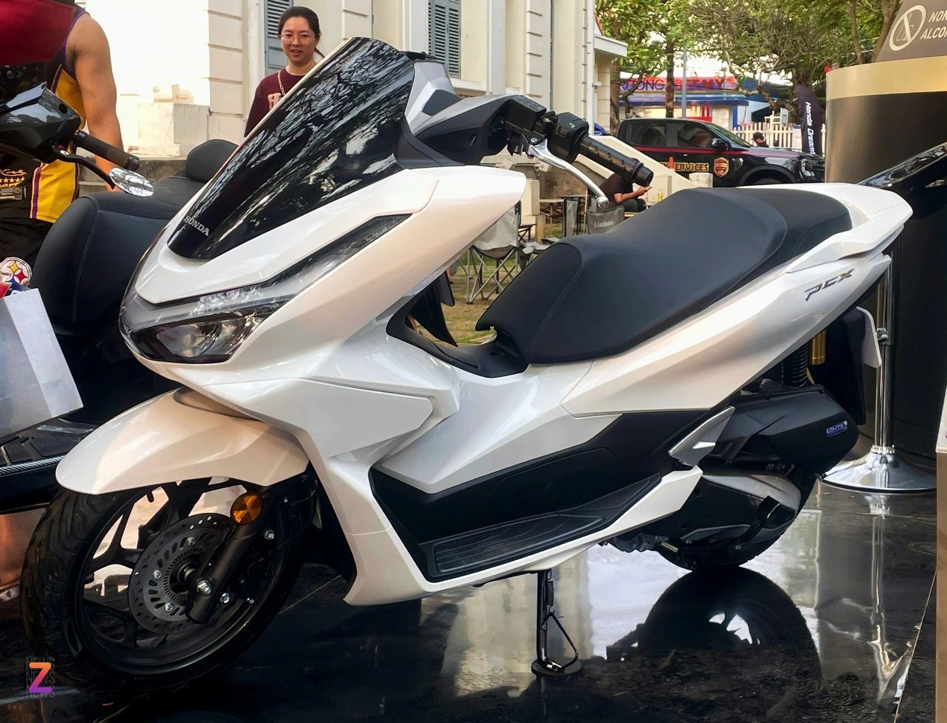 honda_pcx_125_znews_3.jpg