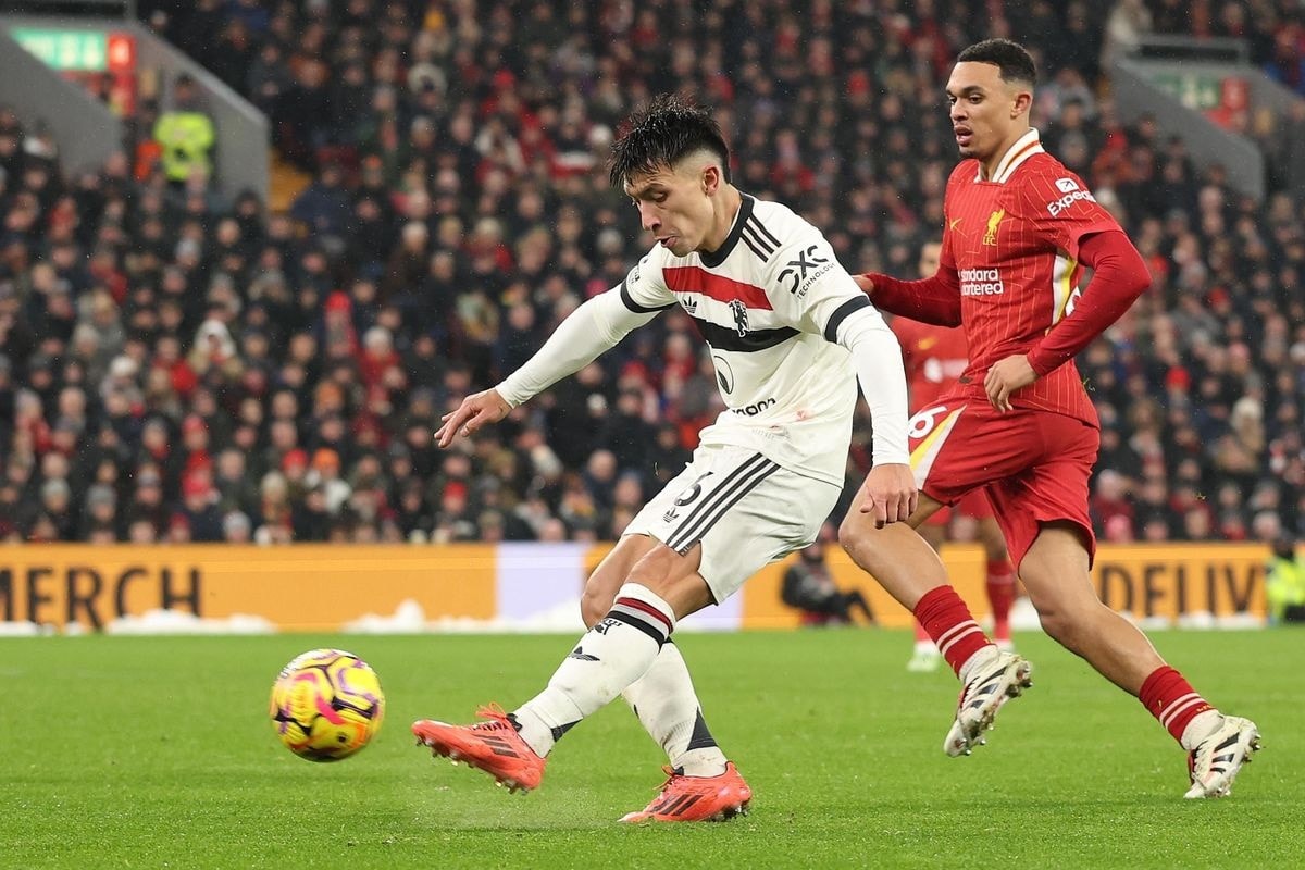 Man Utd chia điểm với Liverpool sau màn rượt đuổi tỷ số quyết liệt - 2