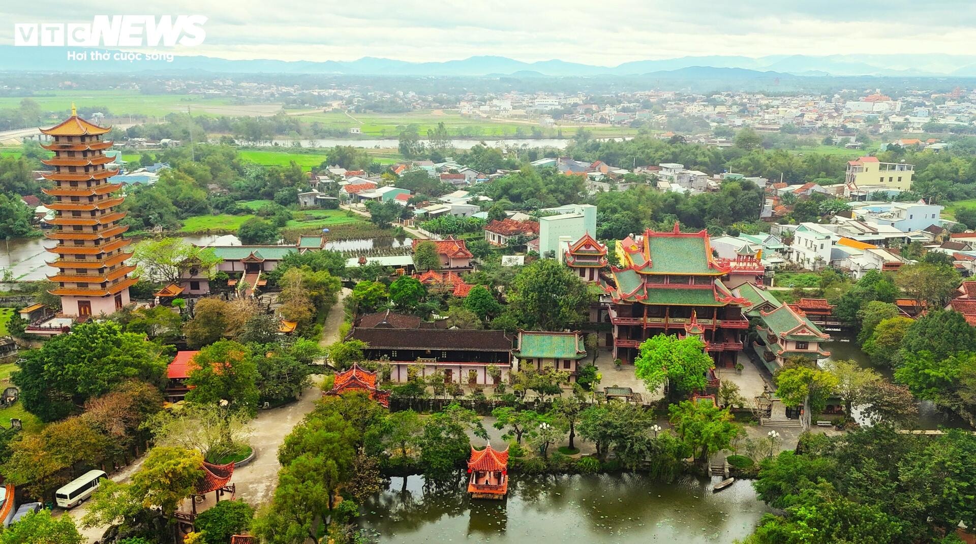 Chiêm ngưỡng ngôi chùa có kiến trúc độc đáo, đẹp bậc nhất Bình Định - 1