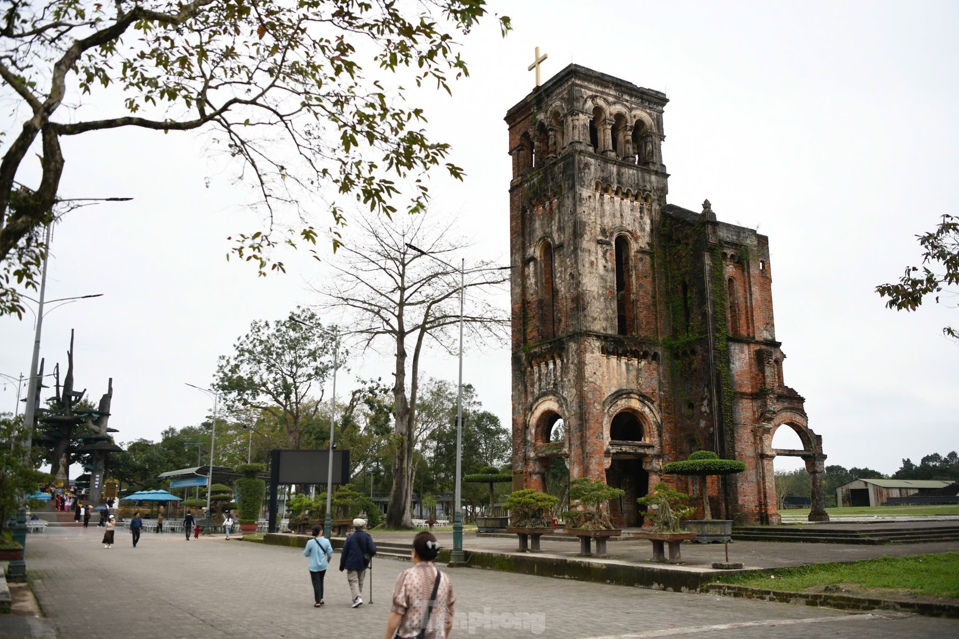Thánh địa La Vang, chốn an yên nơi đất thiêng Quảng Trị ảnh 3