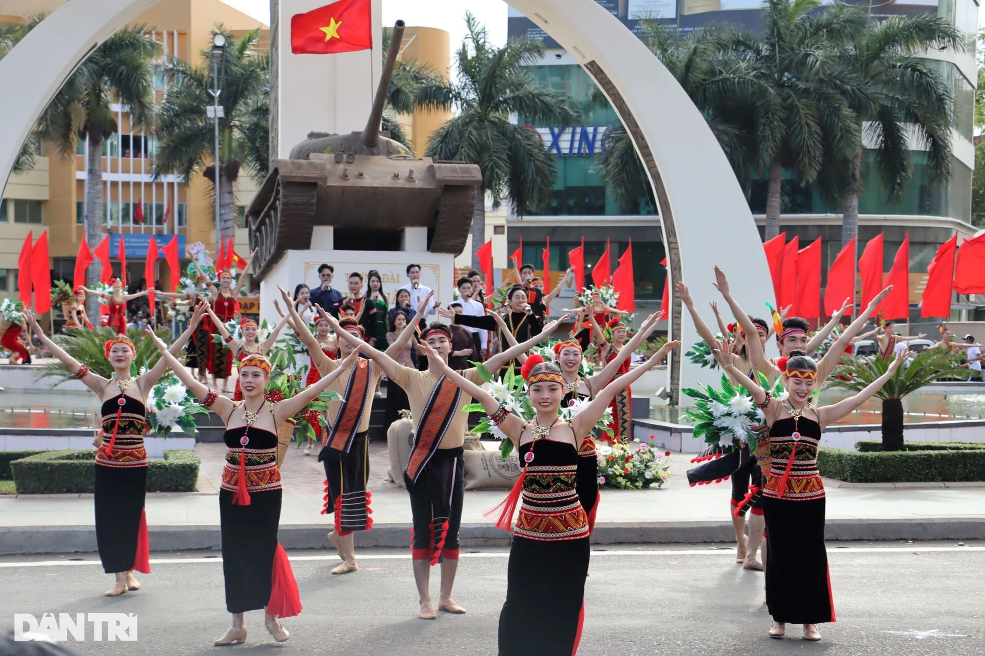 Rực rỡ sắc màu tại Lễ hội Cà phê Buôn Ma Thuột - 5 Rực rỡ sắc màu tại Lễ hội Cà phê Buôn Ma Thuột - 5