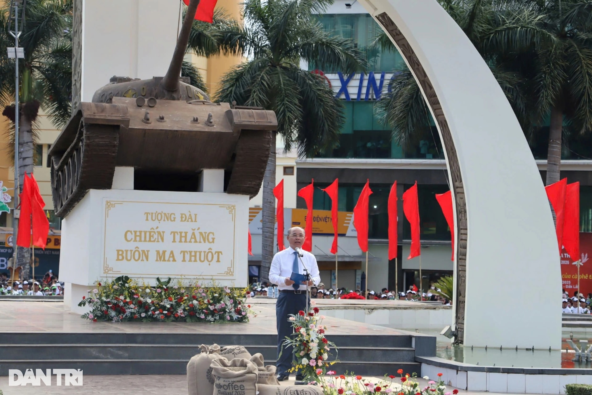 Rực rỡ sắc màu tại Lễ hội Cà phê Buôn Ma Thuột - 3 Rực rỡ sắc màu tại Lễ hội Cà phê Buôn Ma Thuột - 3