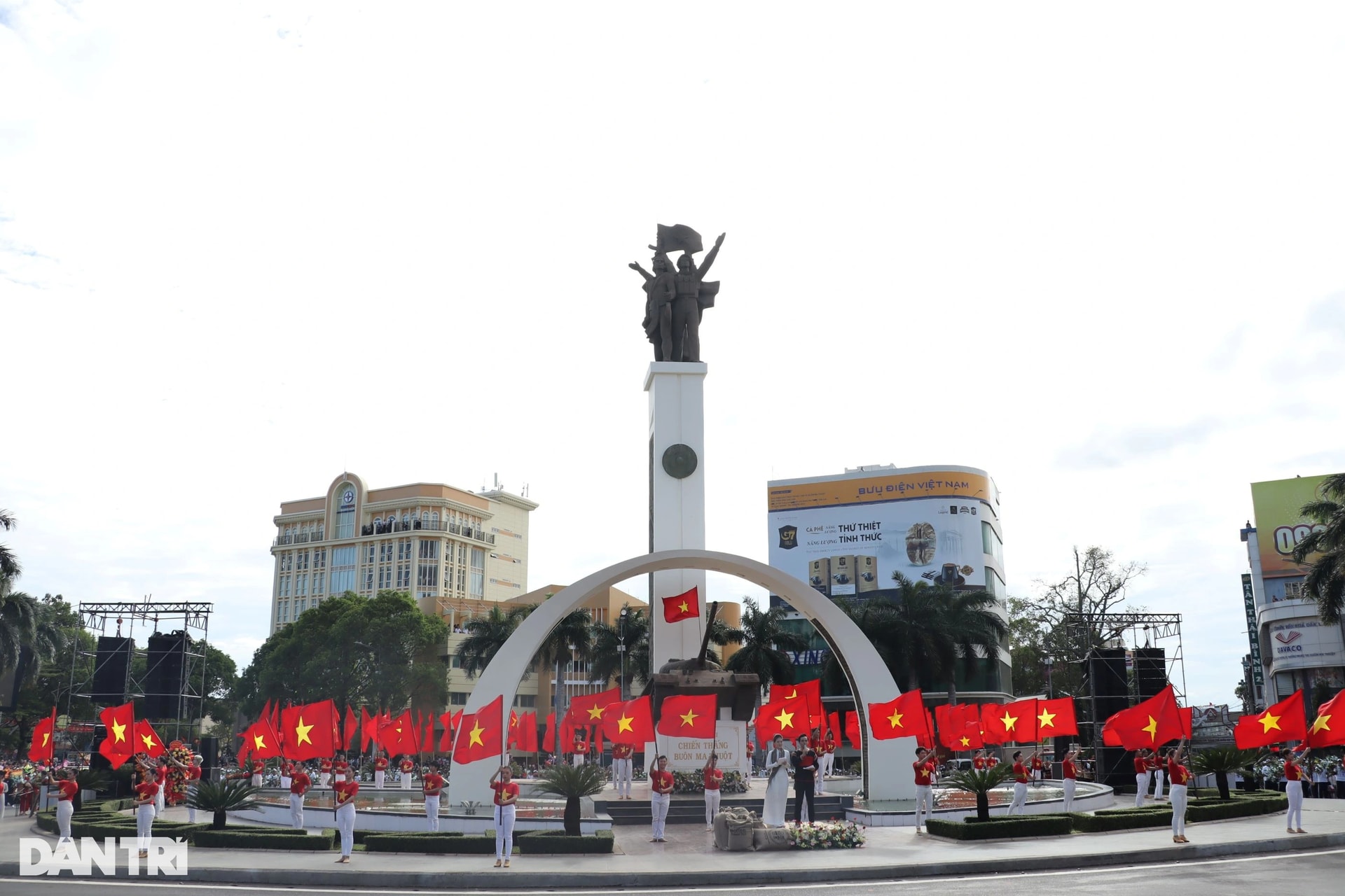 Rực rỡ sắc màu tại Lễ hội Cà phê Buôn Ma Thuột - 4 Rực rỡ sắc màu tại Lễ hội Cà phê Buôn Ma Thuột - 4