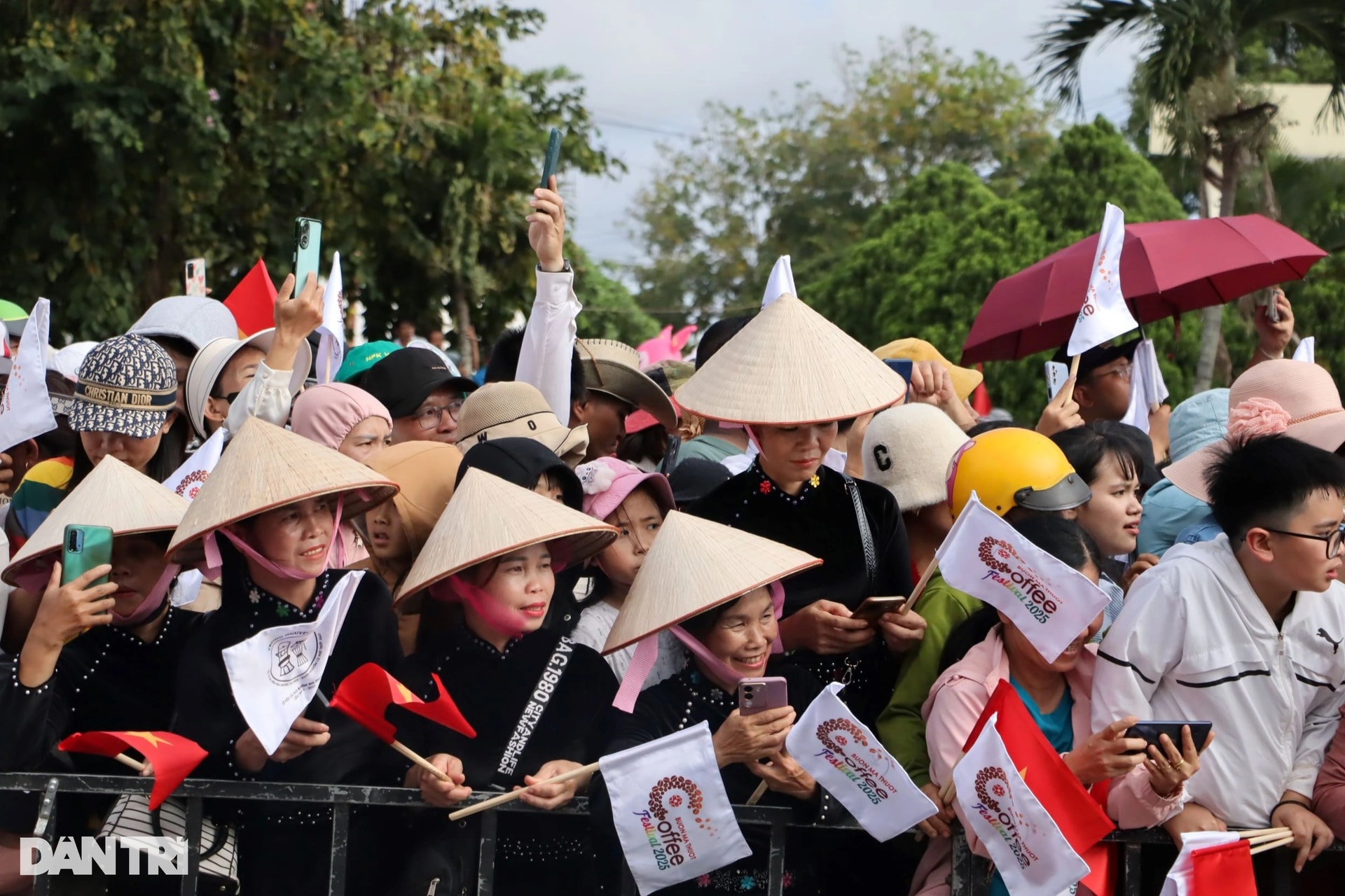 Rực rỡ sắc màu tại Lễ hội Cà phê Buôn Ma Thuột - 9 Rực rỡ sắc màu tại Lễ hội Cà phê Buôn Ma Thuột - 9