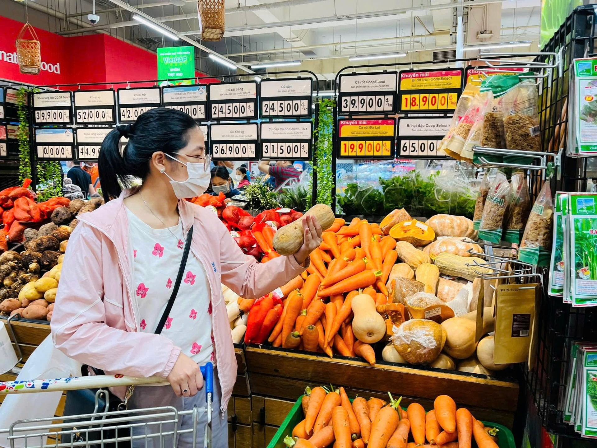 cac-san-pham-thuc-pham-duoc-luan-phien-giam-gia.jpg