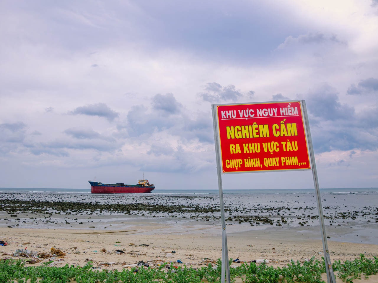 em bé tây nguyên.jpg