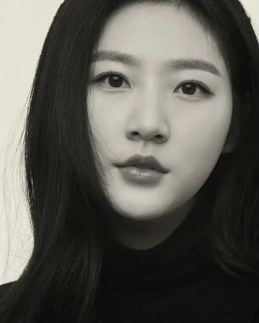 Phẫn nộ vì gia đình Kim Sae Ron để lộ video riêng tư của nữ diễn viên - 2 Phẫn nộ vì gia đình Kim Sae Ron để lộ video riêng tư của nữ diễn viên - 2