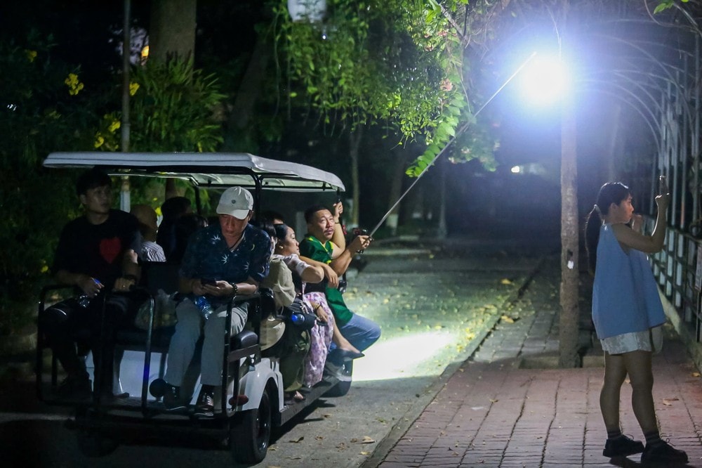 Thảo Cầm Viên Sài Gòn tổ chức chương trình khi-man-dem-buong-xuong-o-thao-cam-vien-sai-gon-co-gi-1.jpg