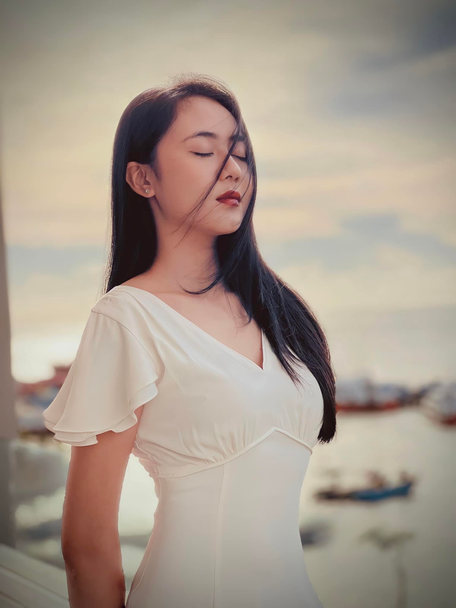 Cô gái miền Tây có gương mặt như trăng rằm ở Hoa hậu Việt Nam ảnh 20