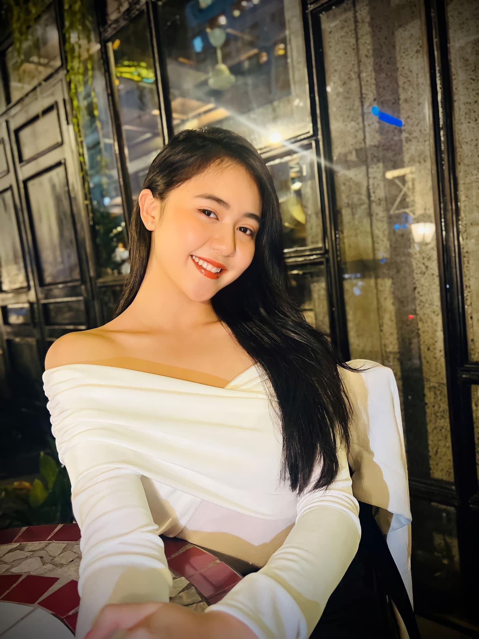 Cô gái miền Tây có gương mặt như trăng rằm ở Hoa hậu Việt Nam ảnh 25
