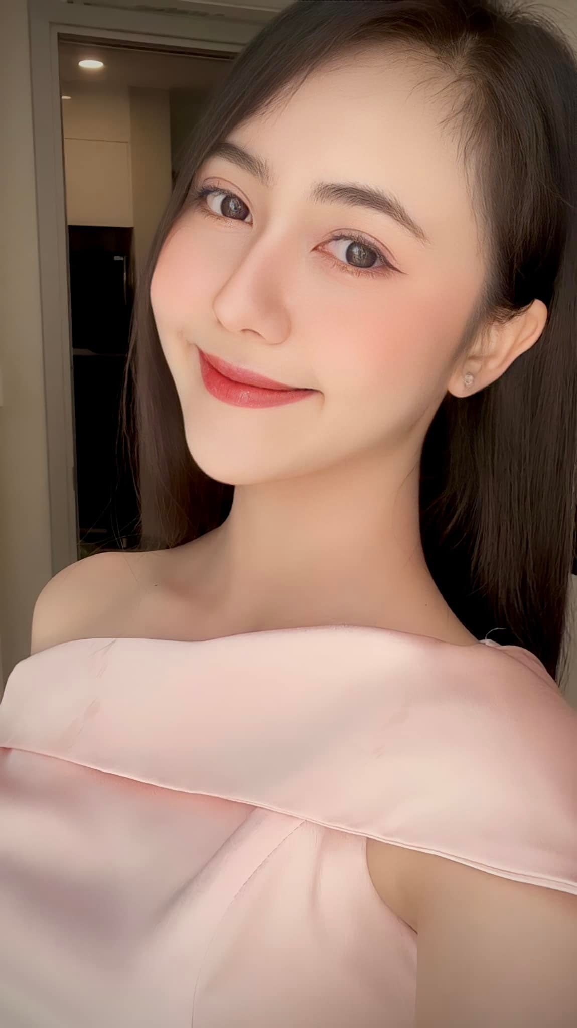 Cô gái miền Tây có gương mặt như trăng rằm ở Hoa hậu Việt Nam ảnh 18