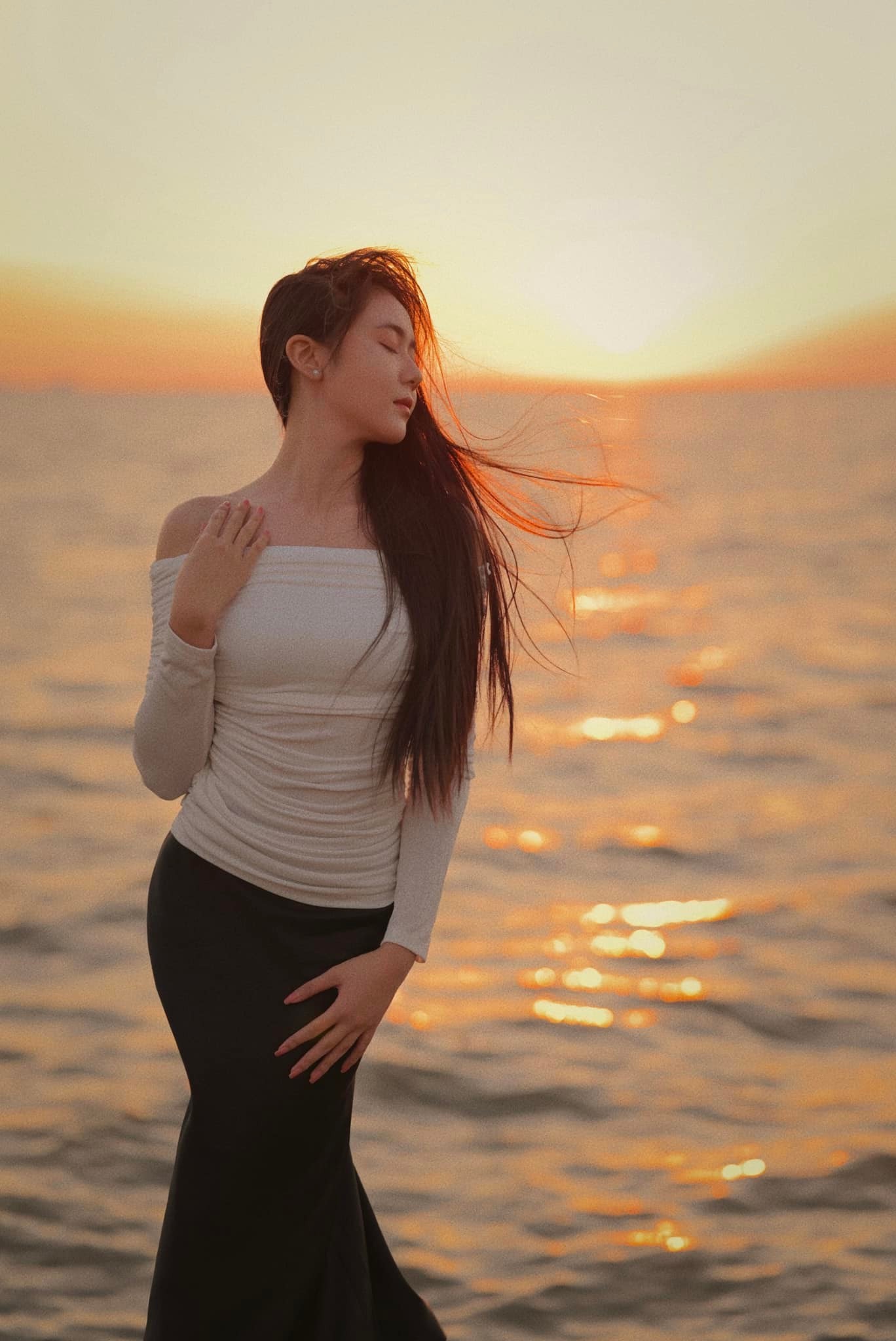 Cô gái miền Tây có gương mặt như trăng rằm ở Hoa hậu Việt Nam ảnh 16