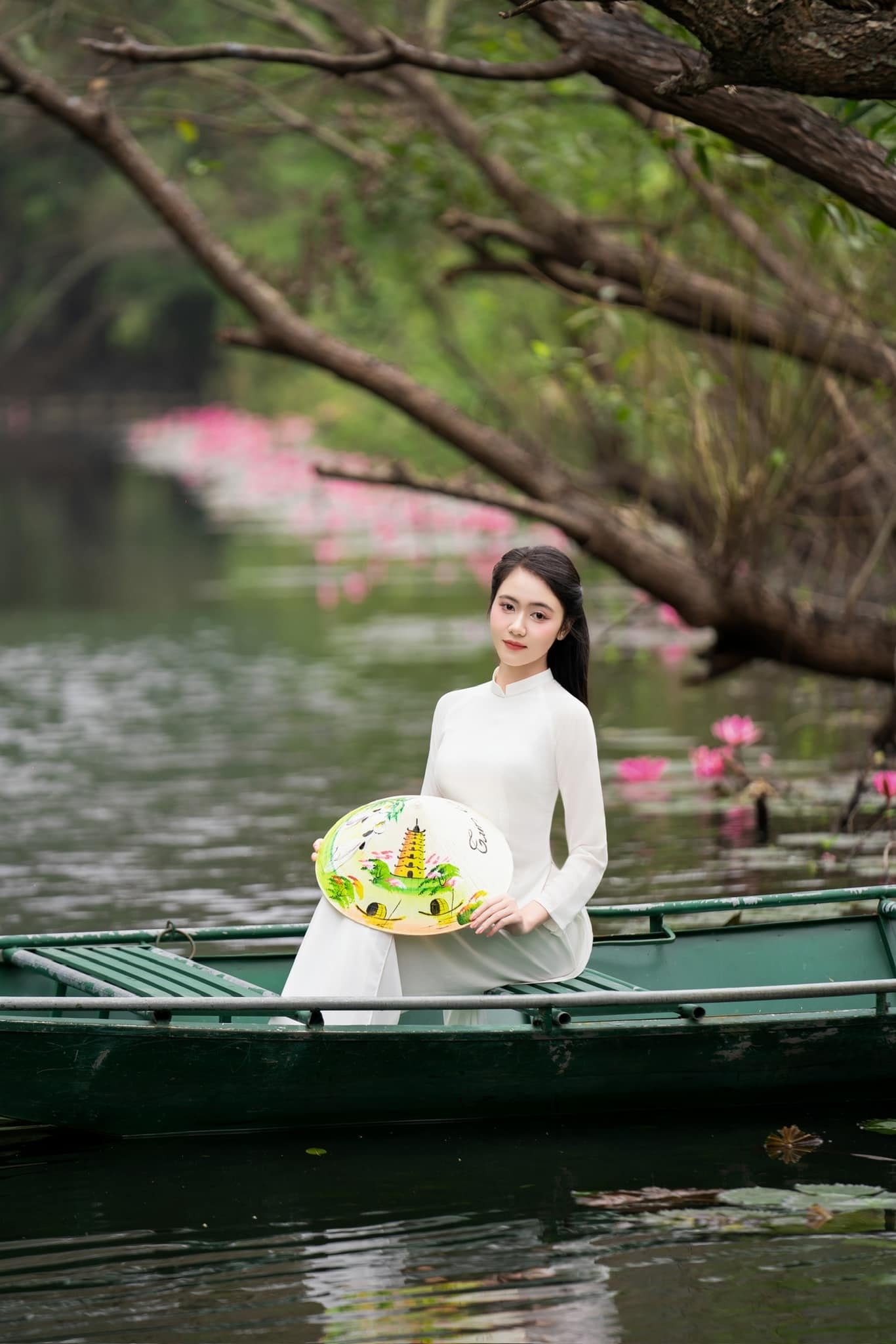 Cô gái miền Tây có gương mặt như trăng rằm ở Hoa hậu Việt Nam ảnh 15