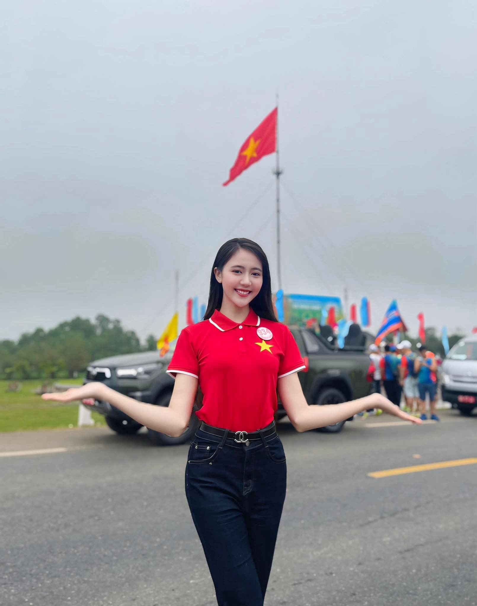 Cô gái miền Tây có gương mặt như trăng rằm ở Hoa hậu Việt Nam ảnh 5