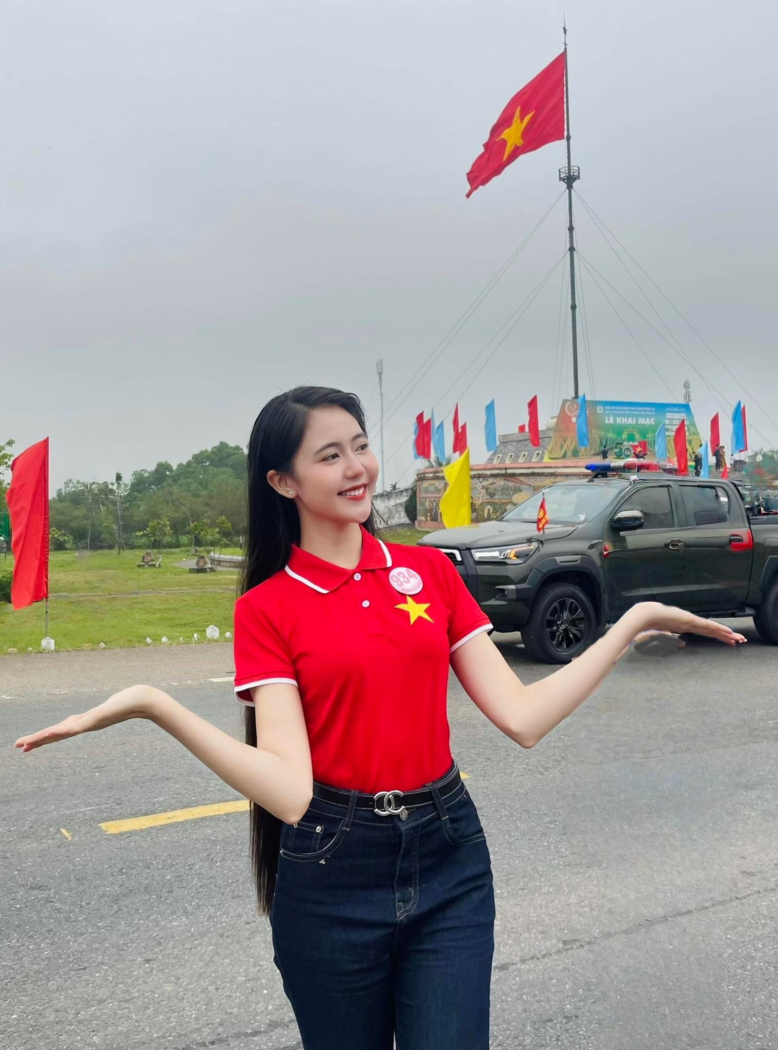 Cô gái miền Tây có gương mặt như trăng rằm ở Hoa hậu Việt Nam ảnh 4