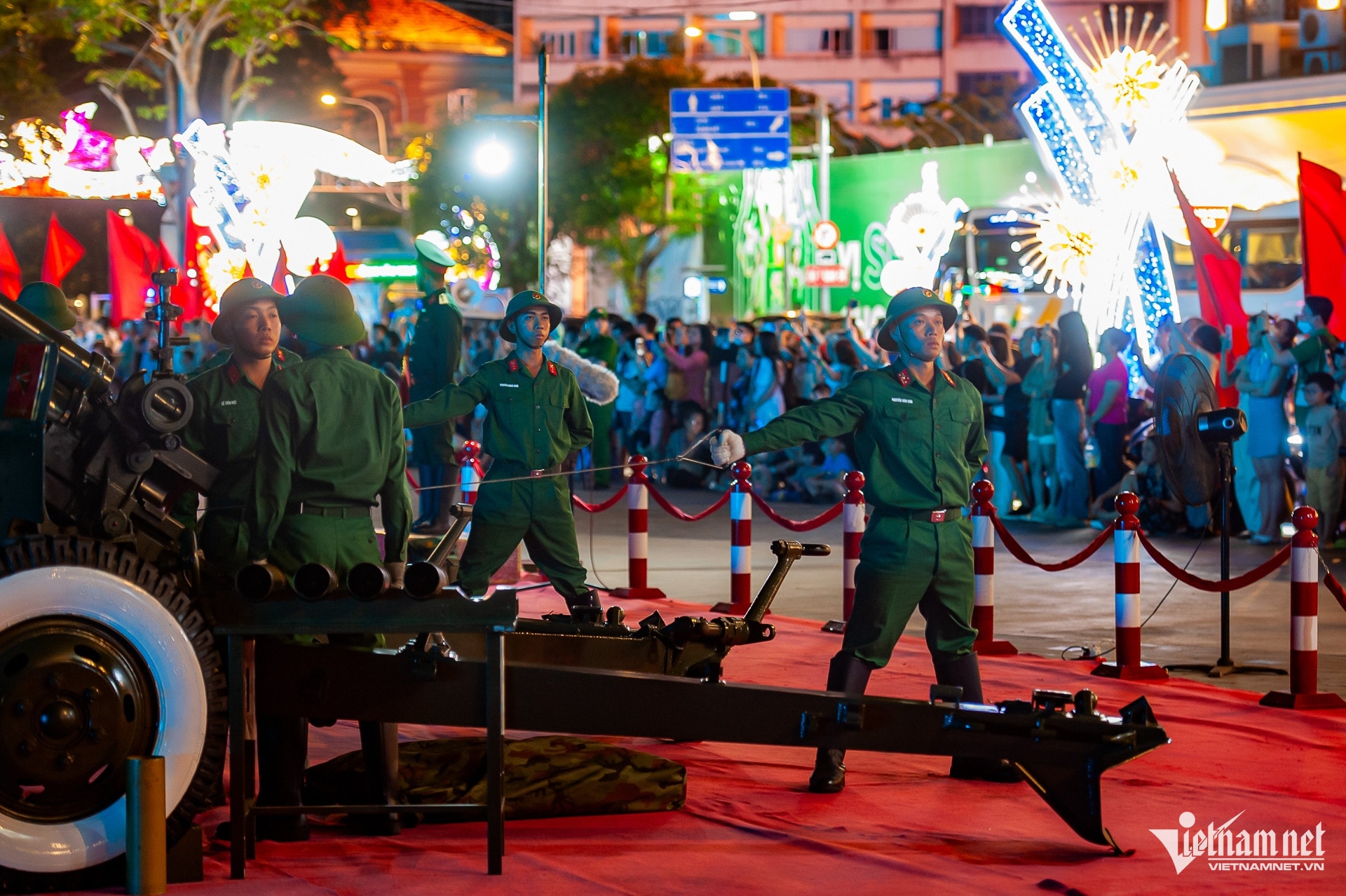 W-bắn pháo 12.jpg