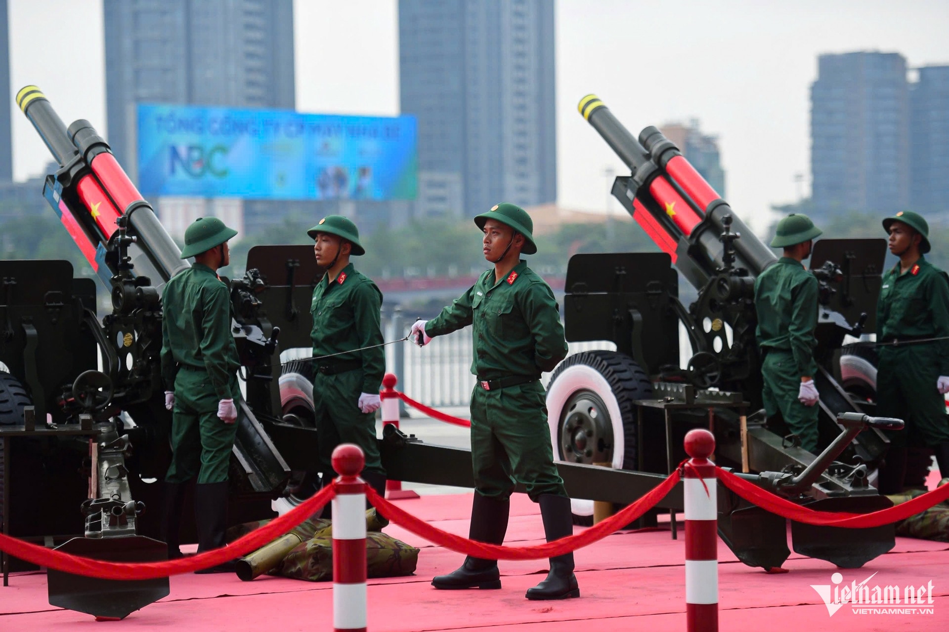 W-bắn pháo 17.jpg