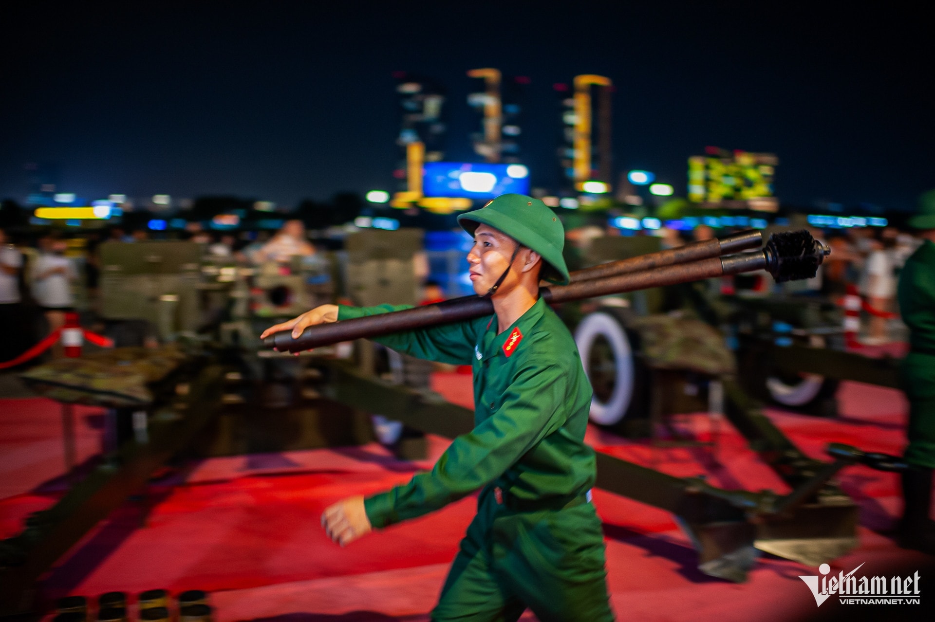 W-bắn pháo 7.jpg