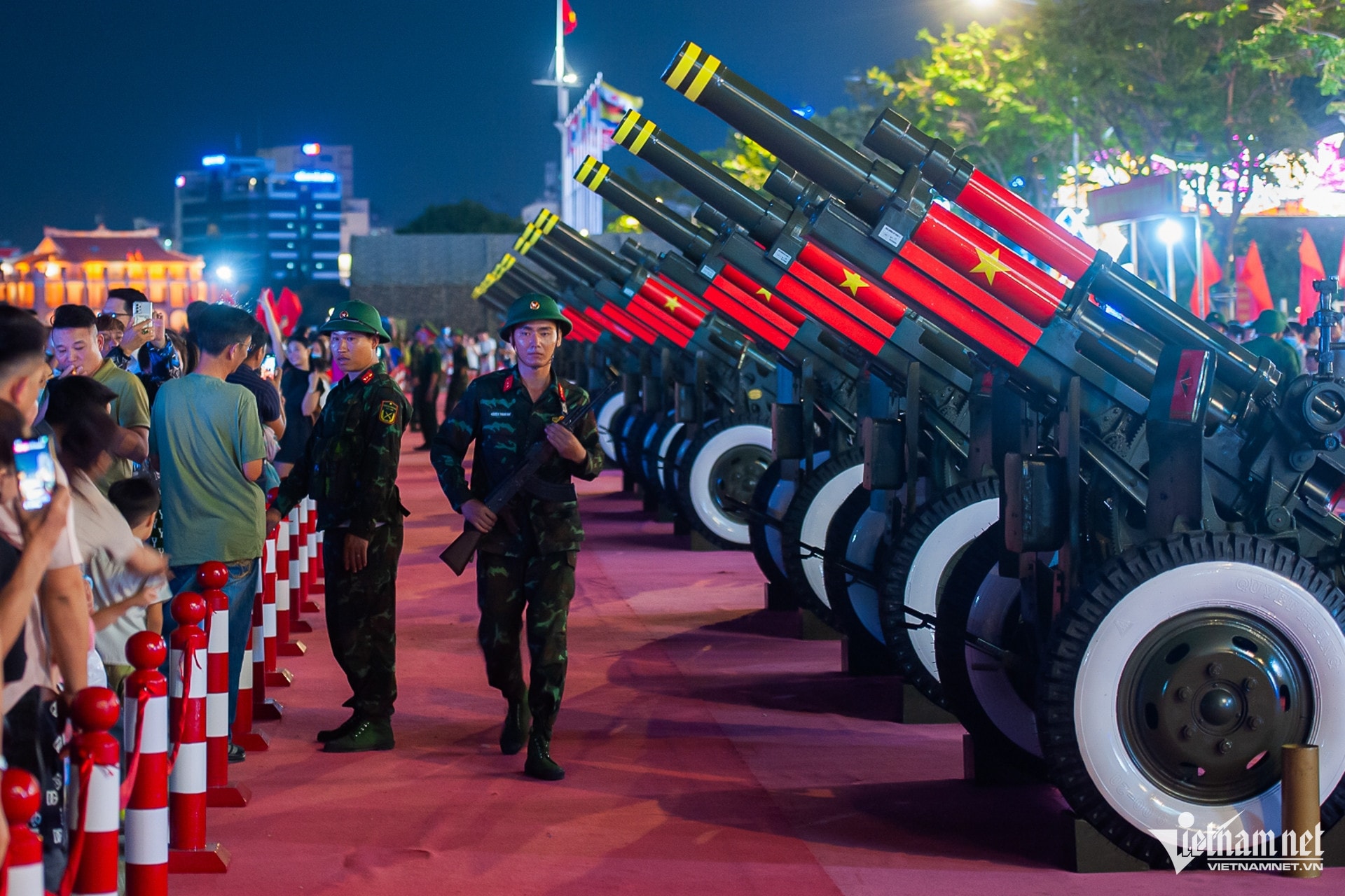 W-bắn pháo 8.jpg